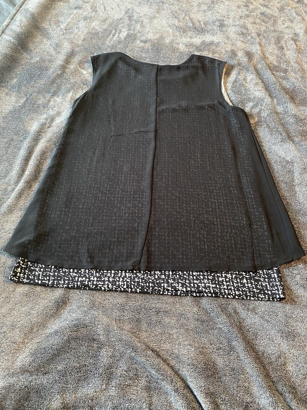 CHAUS NEW YORK Woman's/Jr.'s Layered Sleeveless Pullover Blouse - Size Small